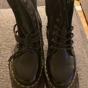 Dr. Marten - Jadon boots with thick sole. Men’s size 7 or Women’s size 8.